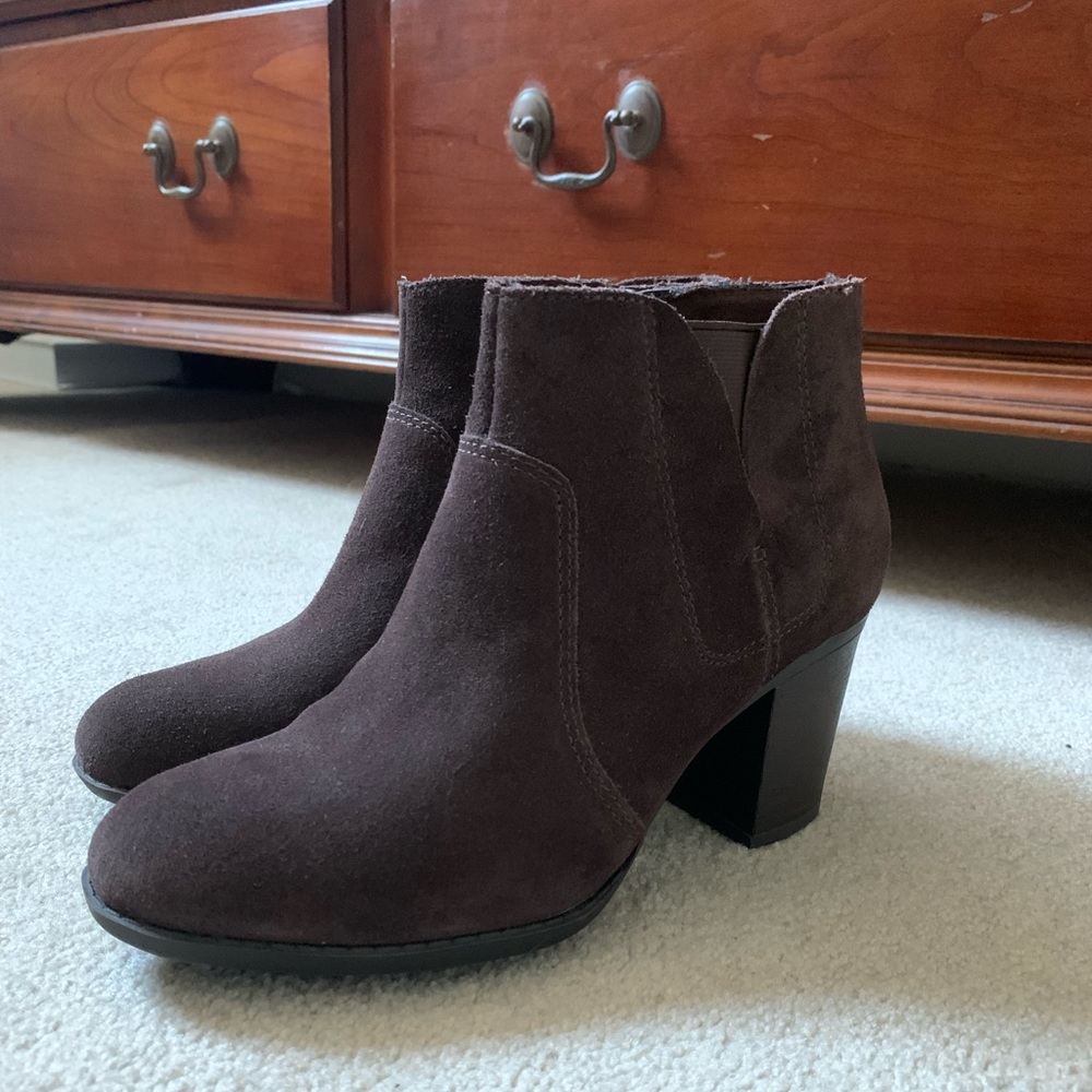 Clarks's Enfield Senya Dark Brown Suede